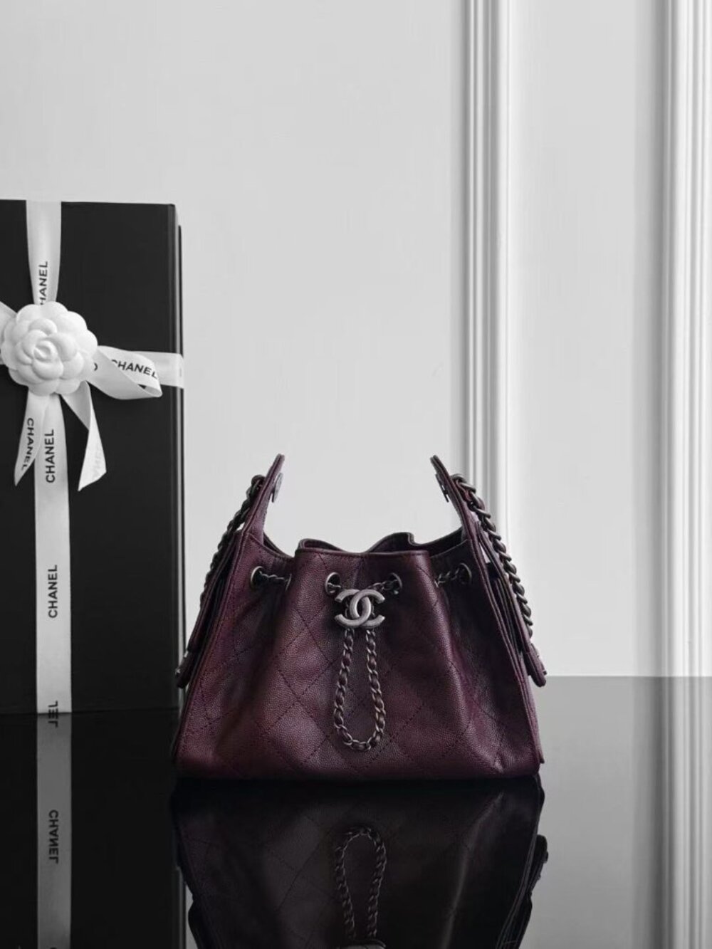 Classic CHANEL Bag: A Stylish and Versatile Choice for Elegance